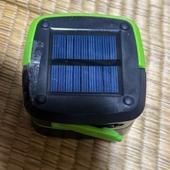 LEDランタン　ソーラー　グリーン　キャンプ用　ライト