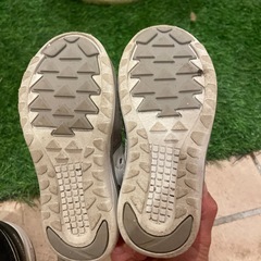 子供用スニーカーの画像
