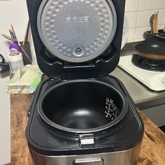 炊飯器の画像