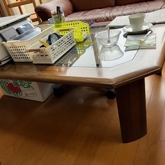 ガラステーブル