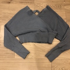 カシュクールトップス