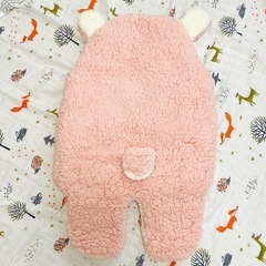 【新品未使用】MOONMN　ベビーおくるみ　ピンクホワイトの画像