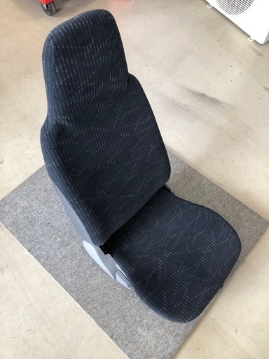 キャンピングカーカムロード用純正シート