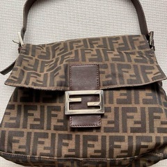 フェンディ　FENDI  ショルダーバッグ　マンマバゲット