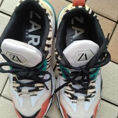 スニーカーZARAの画像
