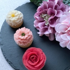 【8,9月開催】ネオ和菓子　和なは 体験レッスンA  白あんのお花で作るグルテンフリーカップケーキの画像