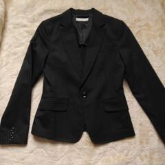 OVER TWENTYの黒のストライプのブレザー