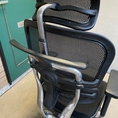 【ジャケットハンガー付き】　エルゴヒューマンプロオットマンの画像