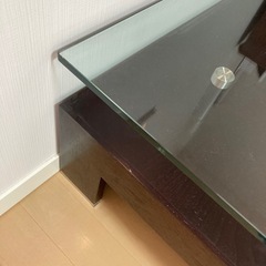 クラスティーナのガラステーブルの画像