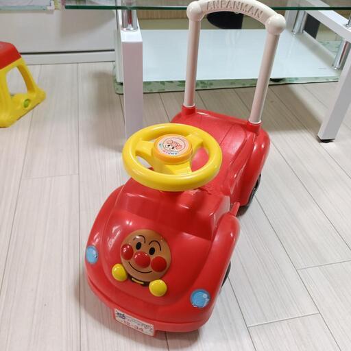 アンパンマン メロディ付き　アンパンマンカー 　足蹴り車