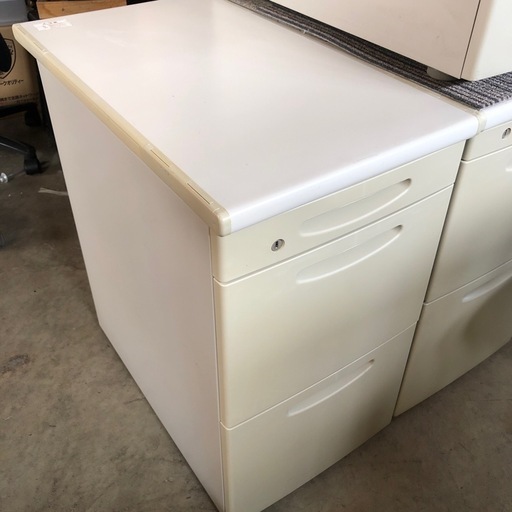 オカムラ 袖机 鍵付 400×700×700mm　書類収納 貴重品保管 山形 オフィス家具