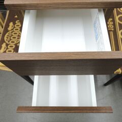 コンセント付き サイドテーブル 幅29.8㎝ 奥行42.2㎝ 高さ39.2㎝ ニトリ ハロン ナイトテーブル ダークブラウン 木目調 西岡店の画像