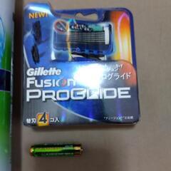 15点 Gillette Fusion5＋1 電動PROGLIDE&シェービングジェルフォーム【未使用･美品】の画像