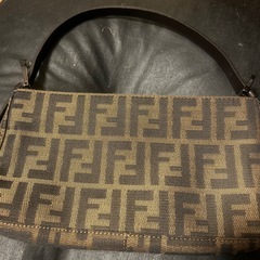 美品FENDI肩掛けバック