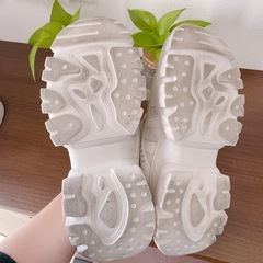 【商談中】靴　スニーカー　厚底　24.0〜24.5㎝の画像