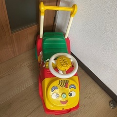 車のおもちゃの画像