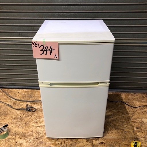 【に.ec】北海道旭川市発 ユーイング ノンフロン冷凍冷蔵庫 UR-D90J 2016年製 90L 2ドア 中古 現状品 通電動作確認済み 簡易水拭き清掃済