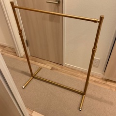 ハンガーラック　洗濯物干し　コッパースタンド