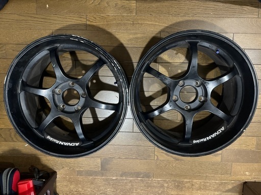 アドバン　RG-D 18インチ　9J+45 114.3 5穴　2本