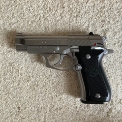 ベレッタm84FS ウエスタンアームズ チーター シルバー ガスガン 18才以上