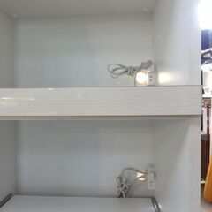 創愛ファニチュア レンジボード 幅59×奥45×高121cm カシュー60 白エナメル コンセント付き 食器棚 キッチンボード 収納 家具 札幌市 中央区 南12条の画像