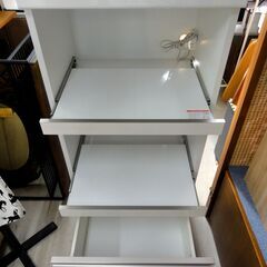 創愛ファニチュア レンジボード 幅59×奥45×高121cm カシュー60 白エナメル コンセント付き 食器棚 キッチンボード 収納 家具 札幌市 中央区 南12条の画像