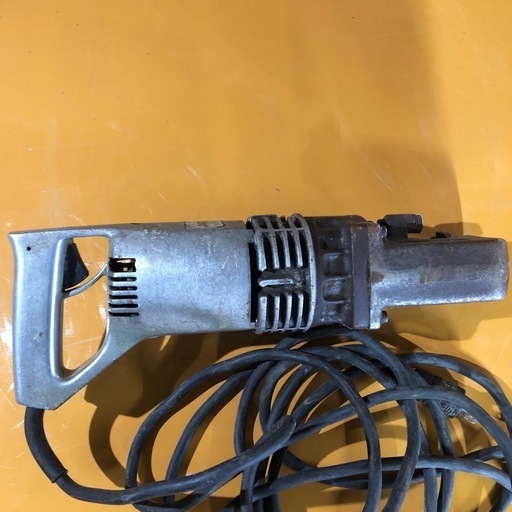 【ゆ.ec】Makita マキタ SC130 電動油圧式 鉄筋カッター 最大切断13mm 通電動作確認済 切断機 鉄工用
