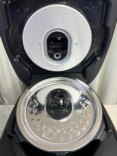 【炊飯器5.5合】タイガー　2022年製　土鍋コート釜　しゃもじ付き♪　圧力IH炊飯器　JPV-C100　グロスブラック　朝霞市リサイ