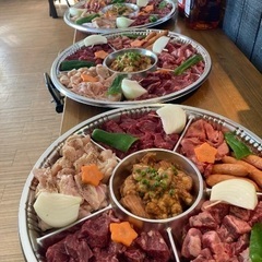 ホールスタッフ募集❗️時給¥1,100円から(22時以降25 %up)‼️ の画像