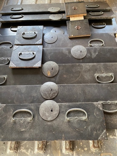 レトロ 和箪笥 金具取り 彫刻 古銅