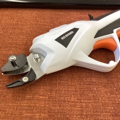 美原店　充電式高枝剪定バサミ　JTH10 アイリスオーヤマの画像