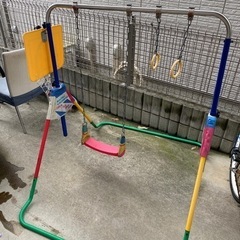 ブランコ　遊具　外遊び　庭