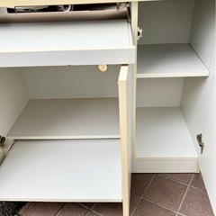 白収納棚　の画像