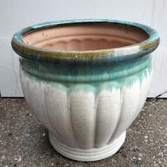 大型　陶器 植木鉢の画像