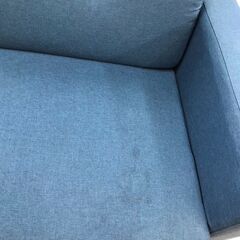 【635】2人用ソファ ブルー  幅114cm×高さ（底部）26cm×奥行き56cmの画像