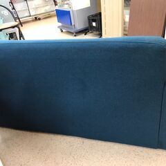 【635】2人用ソファ ブルー  幅114cm×高さ（底部）26cm×奥行き56cmの画像