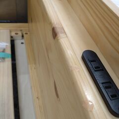 「ジモティー見た」で5％OFF！【シングルベッド】シングルベッド コンセント2口付き すのこベッド フレームのみ :ナチュラルの画像