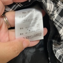 ブラウスとスカートの画像
