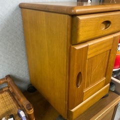 キャスター付き ナイトテーブル ベッド横収納　家具 収納家具 キャビネットの画像