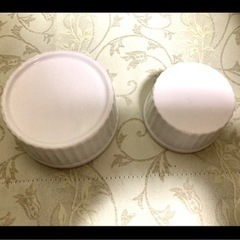 ココット皿:白:大小　2個セット:グラタン皿:小鉢:デザート器:食器:陶磁器:ホワイトの画像
