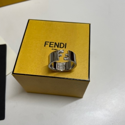 FENDI メンズ Mサイズ　指輪売ります　
