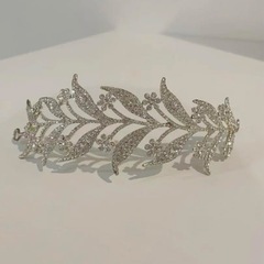 葉　リーフ　デザイン ティアラ