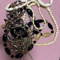 アクセサリー  どれでも1個200円 全部で5000円の画像