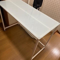 決まりました　ガラステーブル　デスク