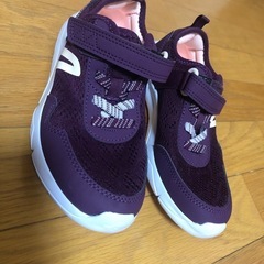 新品女の子のスニーカー
