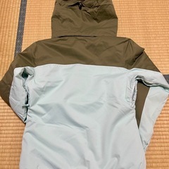 スキー、スノボー、ウェア、女性アウターの画像