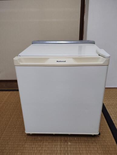 小型冷蔵庫