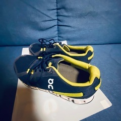 スニーカーOn Cloud（オン　クラウド）