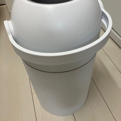 ピジョン　ステール　オムツゴミ箱の画像