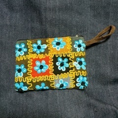 花柄🌸刺繍のミニポーチ